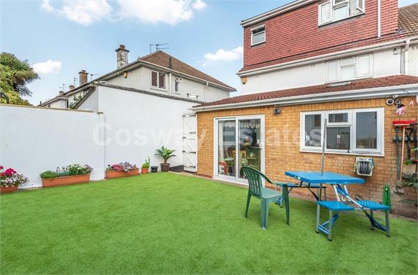 Fairmead Crescent, Edgware